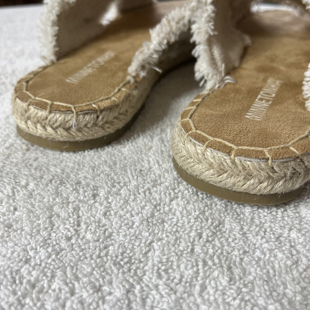 Minnetonka Women’s 7 Beige Fringed Fabric Cross Slides Sandals - Picture 6 of 10
